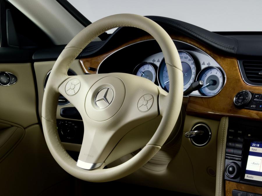  Mercedes-Benz CLS-Class 2008 года  (фото 38 из 71)
